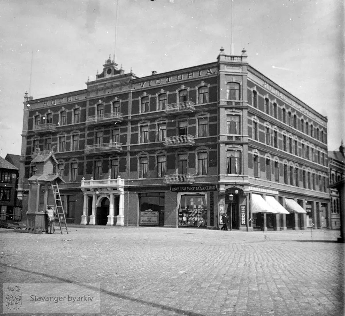 Fotografía histórica del exterior del Hotel Victoria