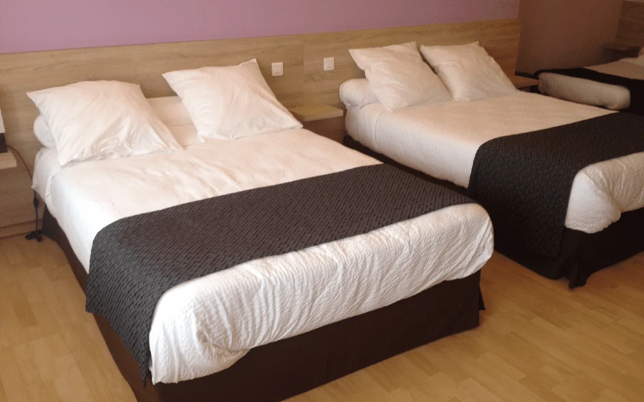 Quintuple room