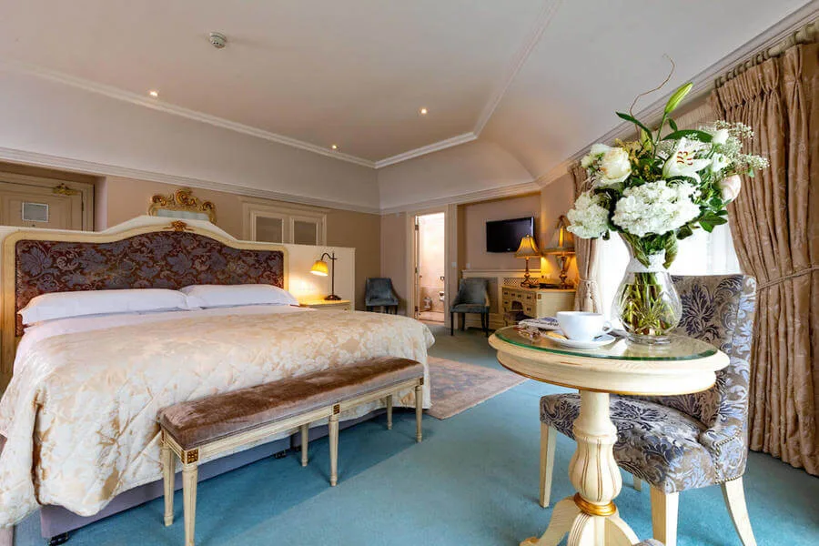 Hotel room or interior