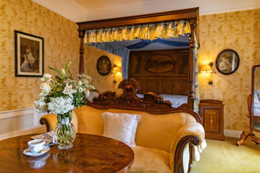 Hotel room or interior