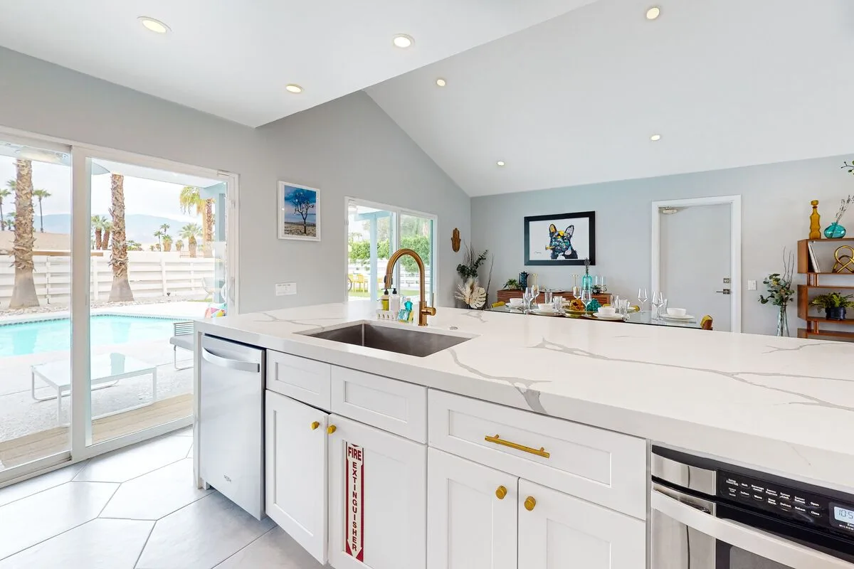Twelve Palms - 67924