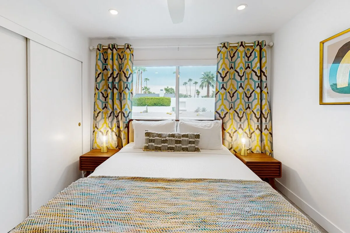 Twelve Palms - 67924