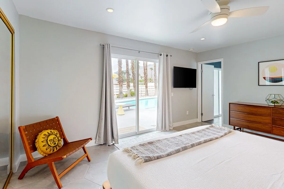 Twelve Palms - 67924
