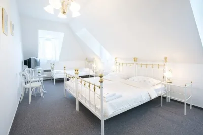 Triple room, Standard Economy