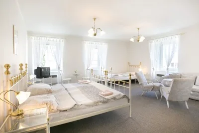 Triple room, Standard