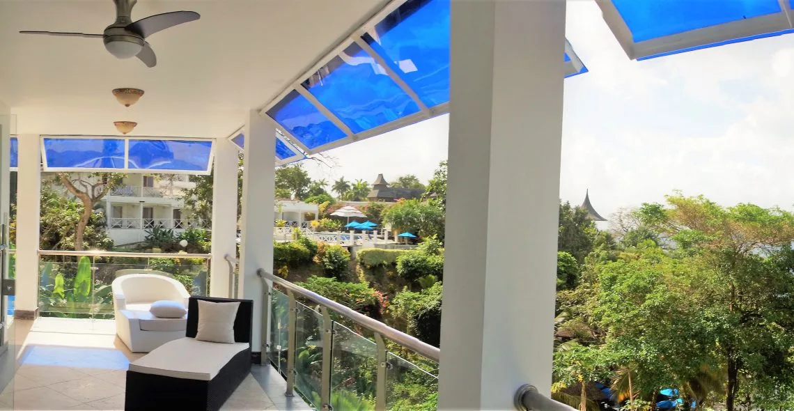 Tower suite balcony and sea view