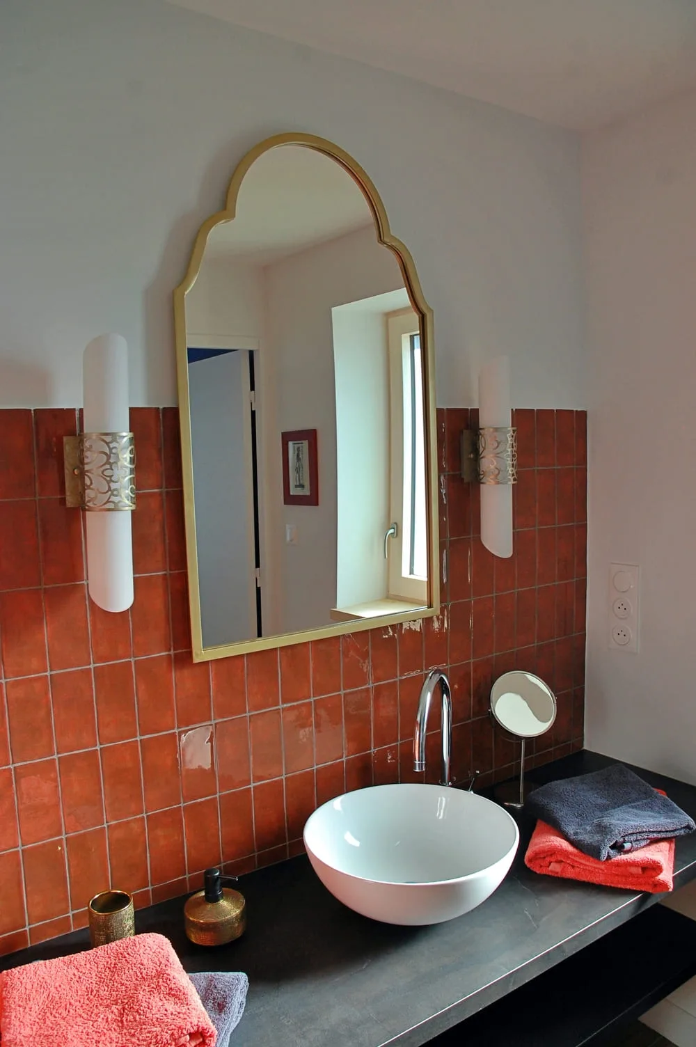 Nuit des Temps bathroom