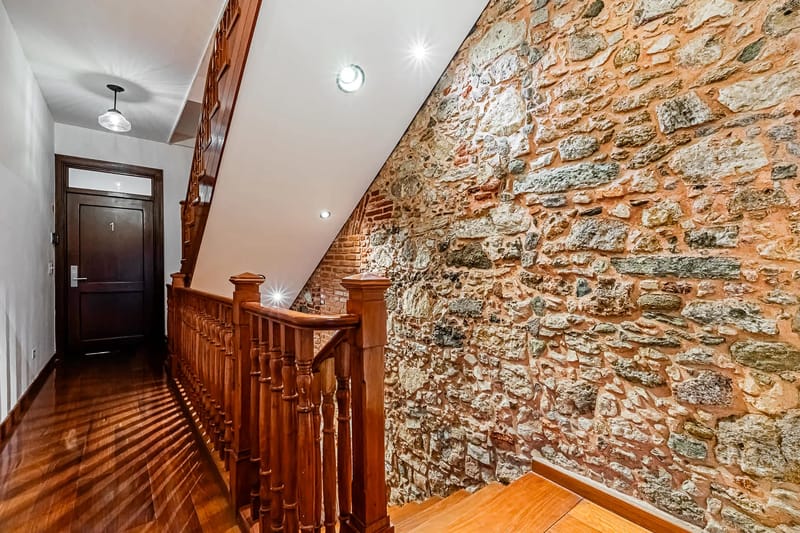 Classy 1BR in Plaza Herrera w/ Balcony