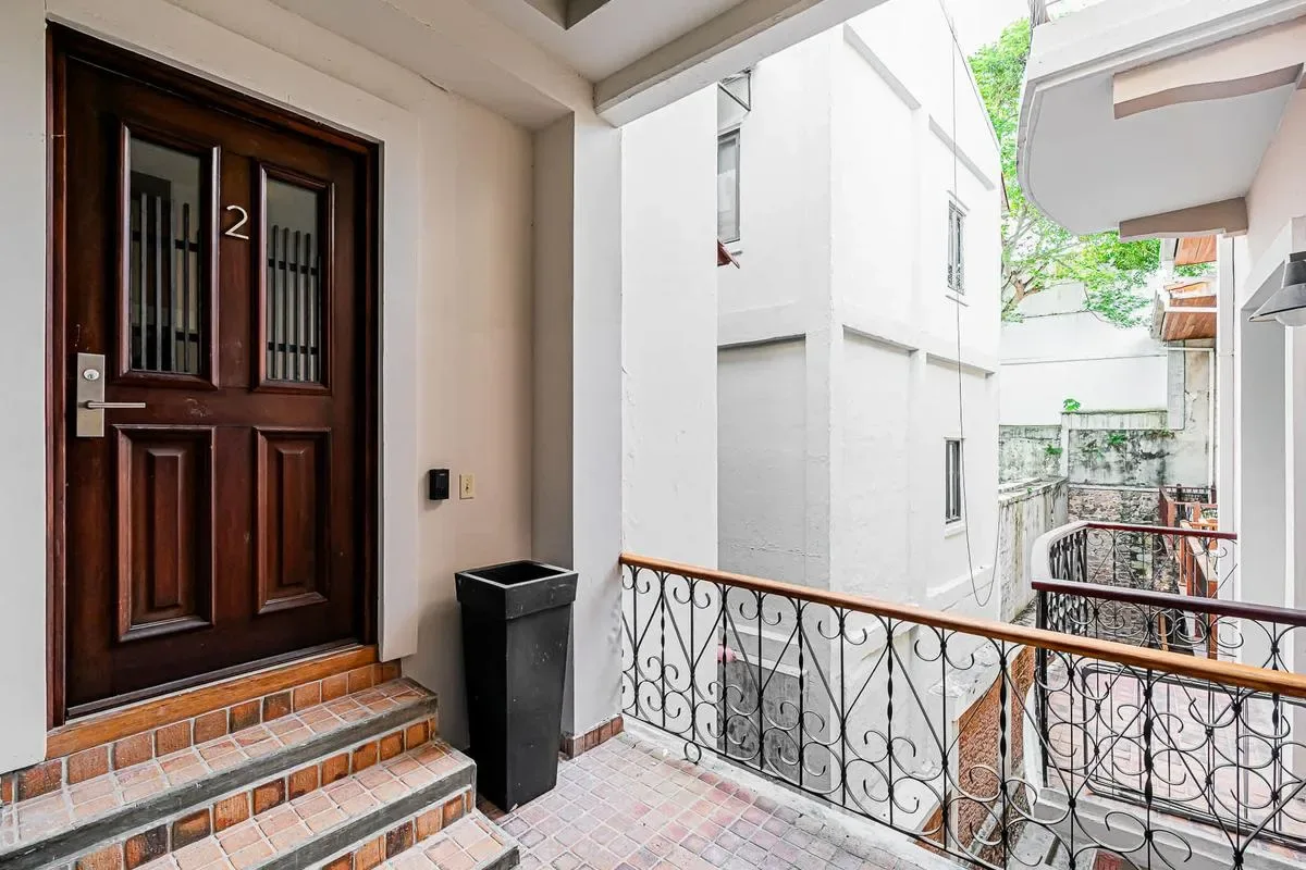 Classy 1BR in Plaza Herrera w/ Balcony