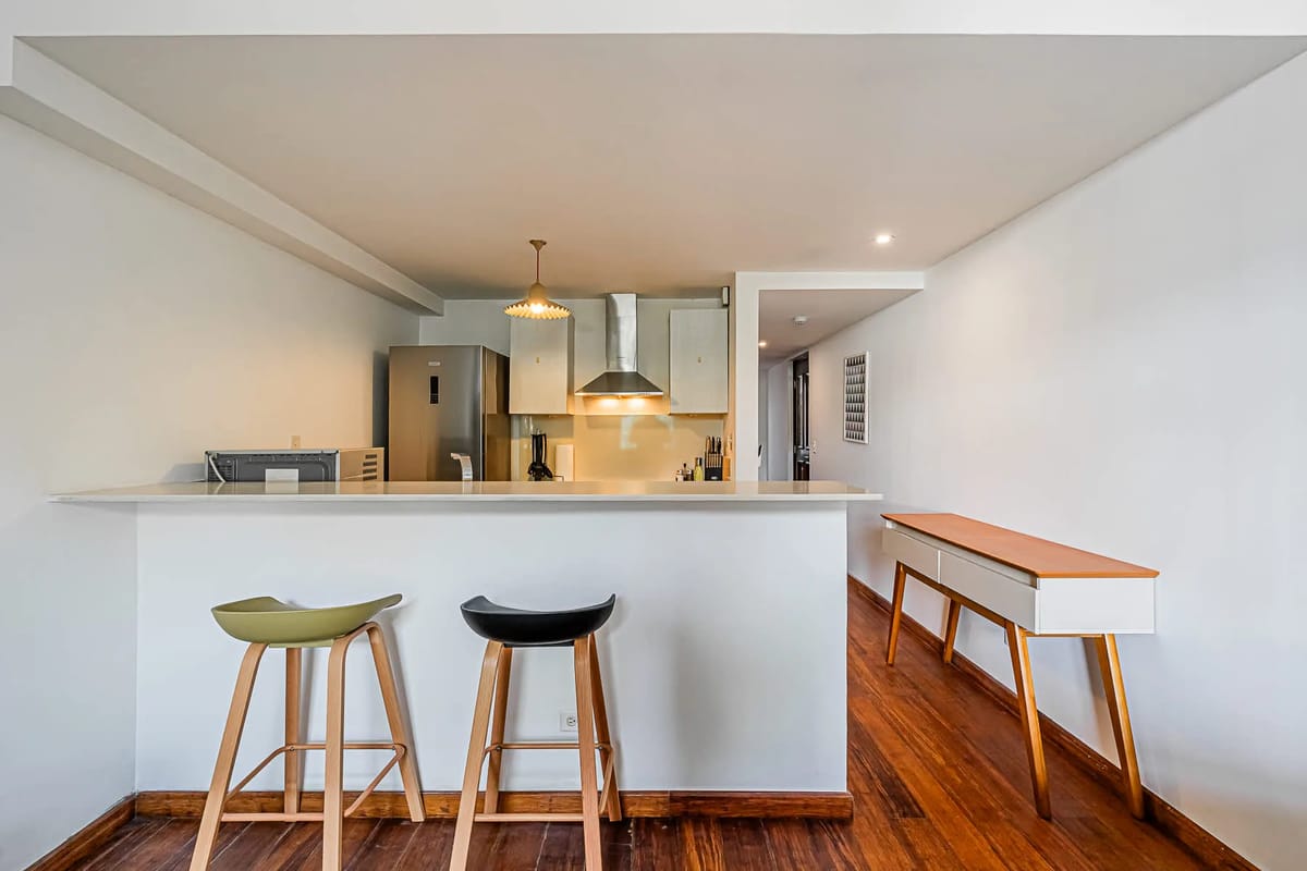 Classy 1BR in Plaza Herrera w/ Balcony