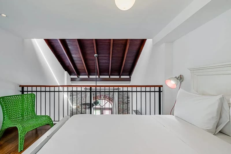 Classy 1BR in Plaza Herrera w/ Balcony