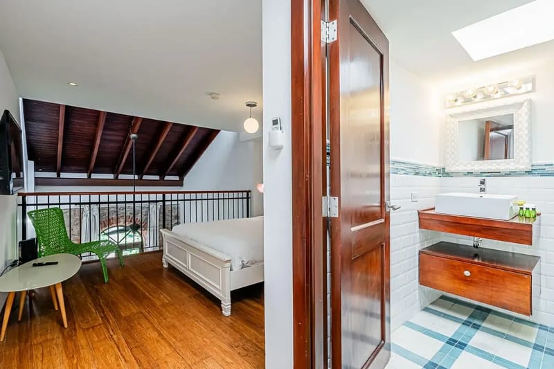 Classy 1BR in Plaza Herrera w/ Balcony