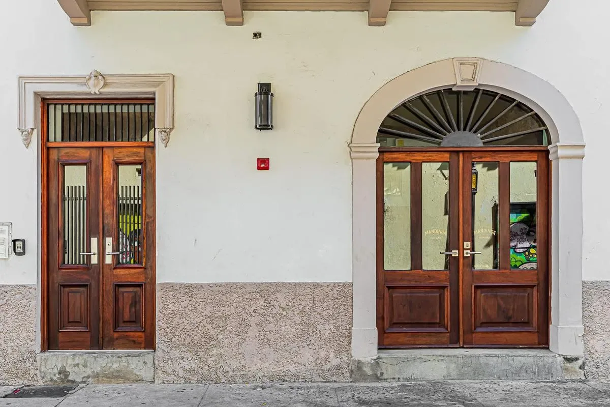 Classy 1BR in Plaza Herrera w/ Balcony