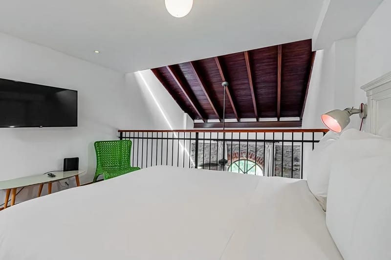 Classy 1BR in Plaza Herrera w/ Balcony