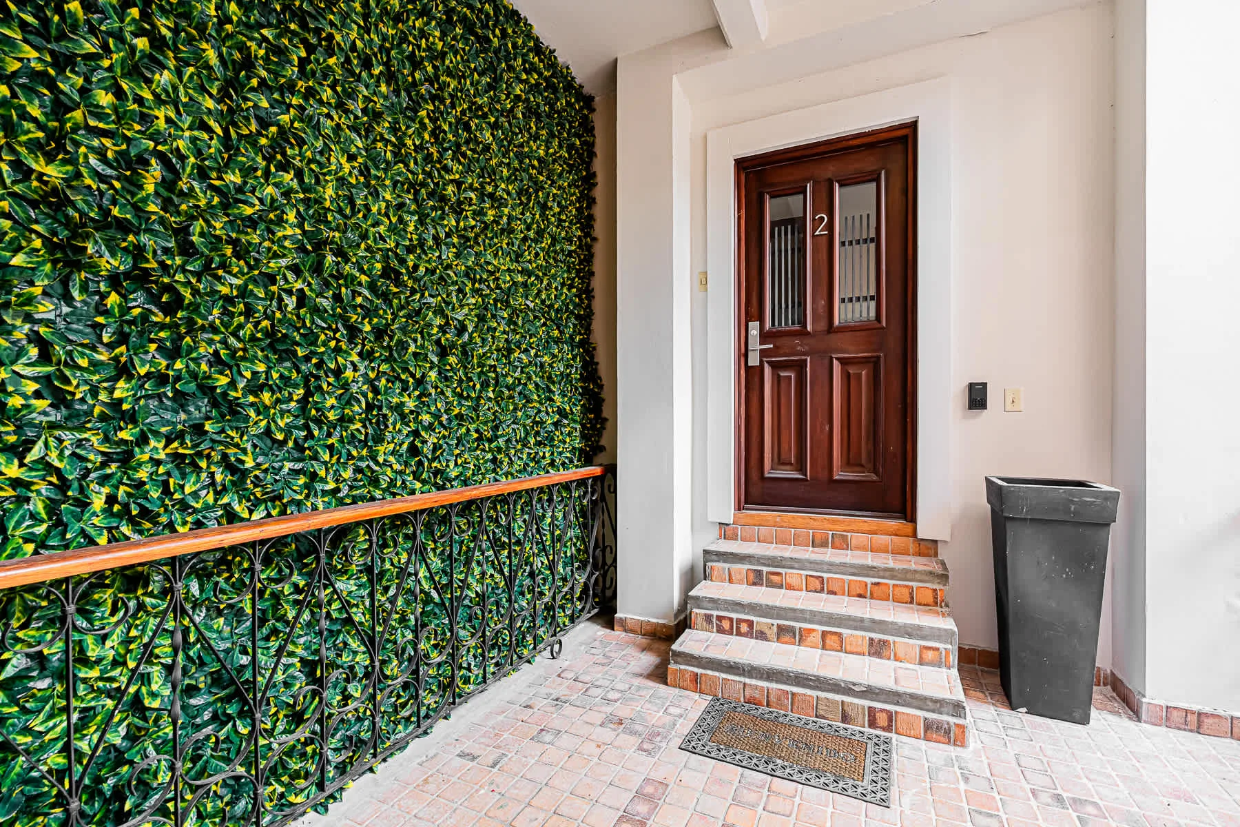 Classy 1BR in Plaza Herrera w/ Balcony