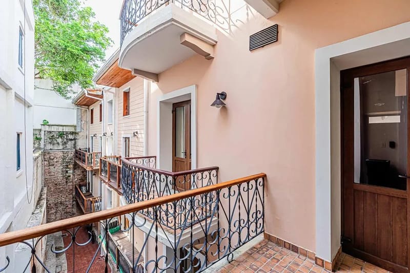 Classy 1BR in Plaza Herrera w/ Balcony