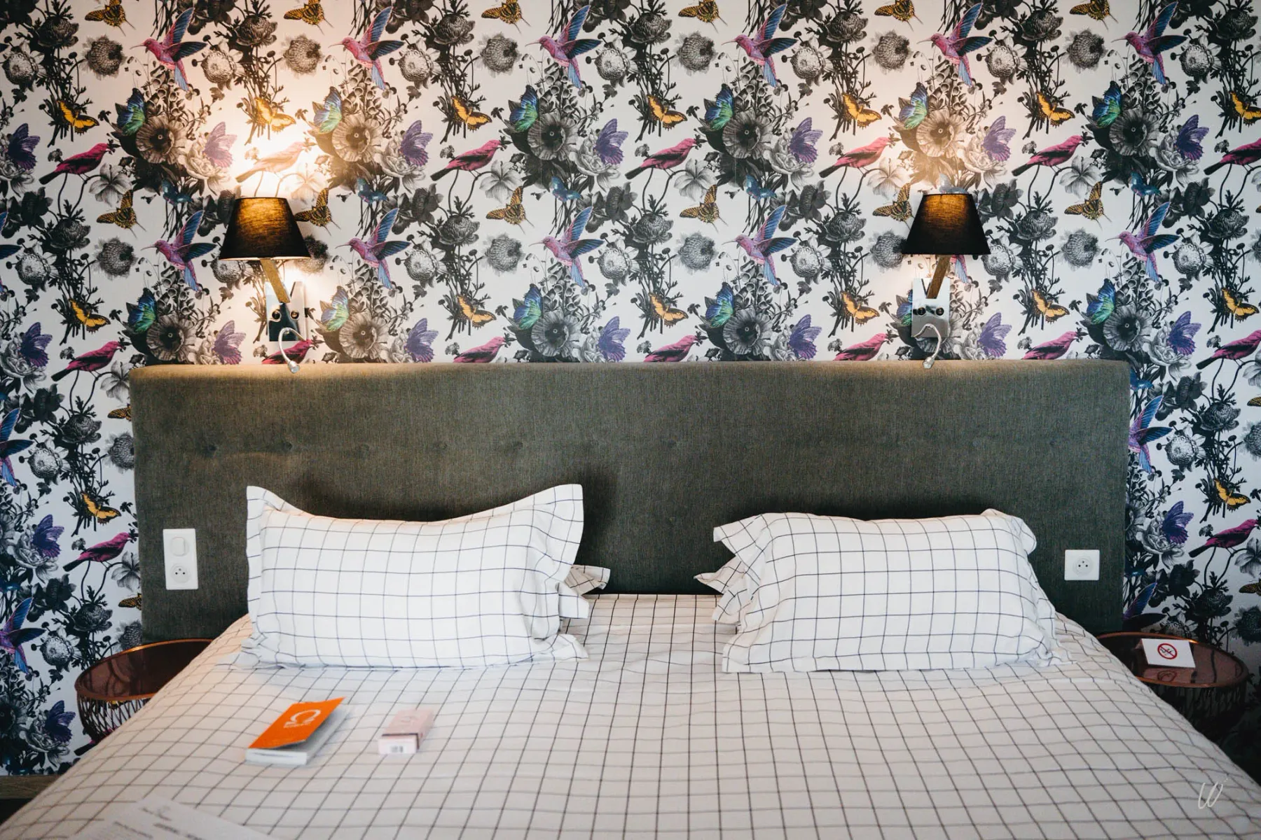 Double bedroom at Hôtel Aux Armes de Champagne