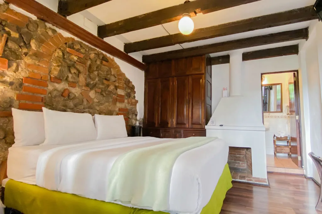 Habitación con cama queen