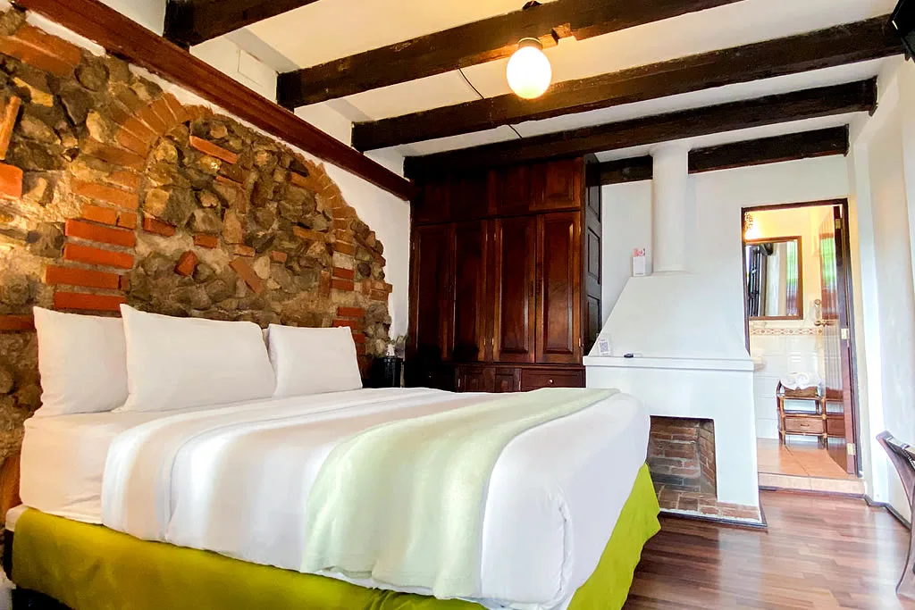 Habitación con cama queen