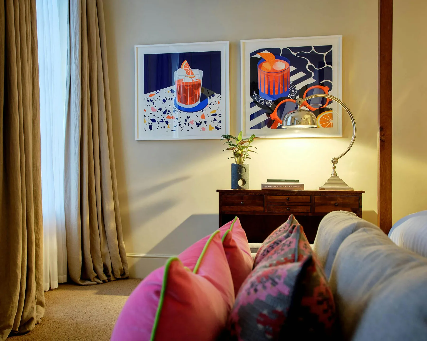 Habitación con sofá