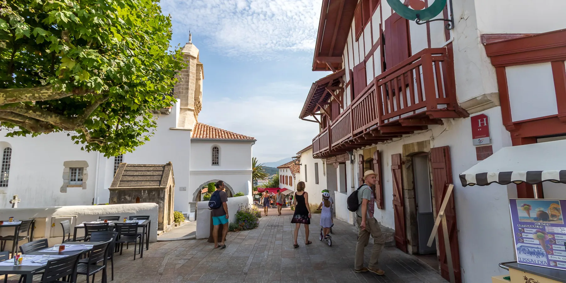 Calle de Bidart cerca de la iglesia