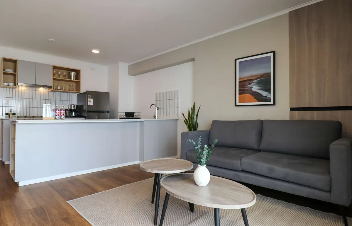 Modern & Bright 2BR w/ Balcony in Miraflores
