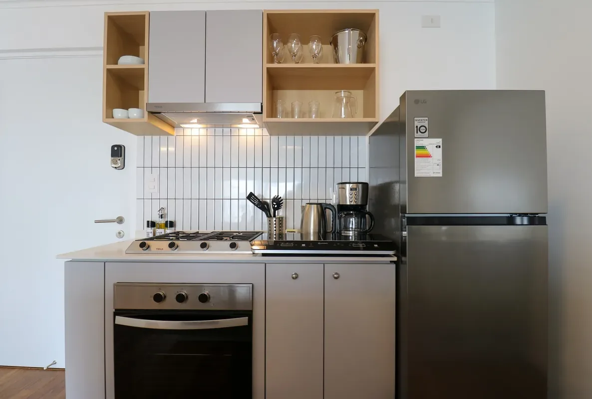 Modern & Bright 2BR w/ Balcony in Miraflores