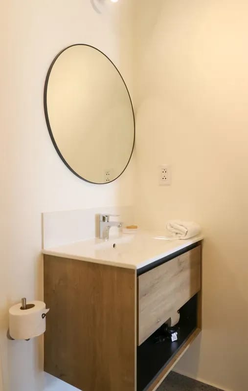 Modern & Bright 2BR w/ Balcony in Miraflores