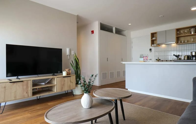 Modern & Bright 2BR w/ Balcony in Miraflores