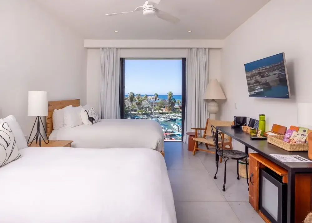 Habitación doble con vista al mar.