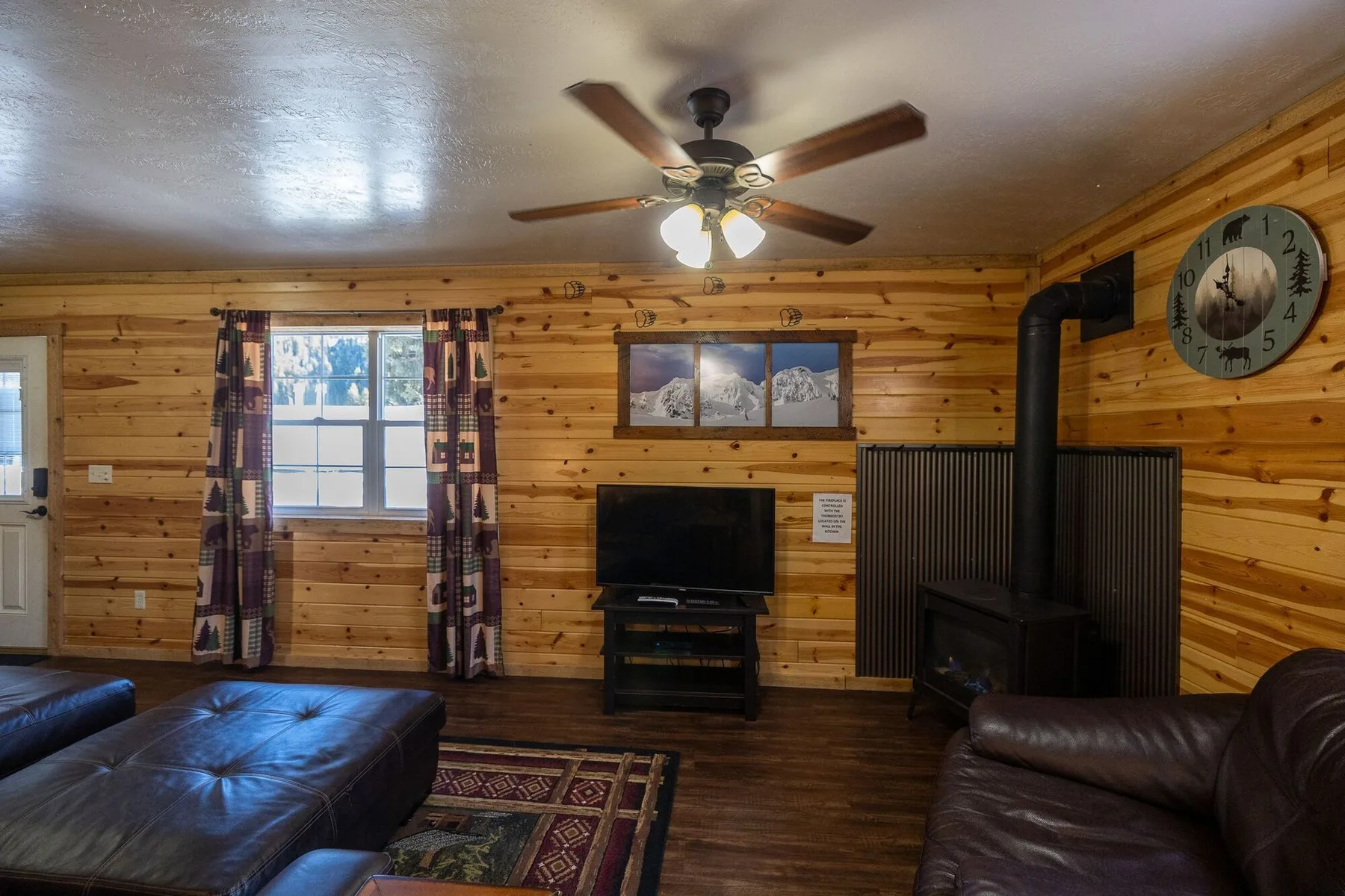 Antlers Lodge accommodation photo