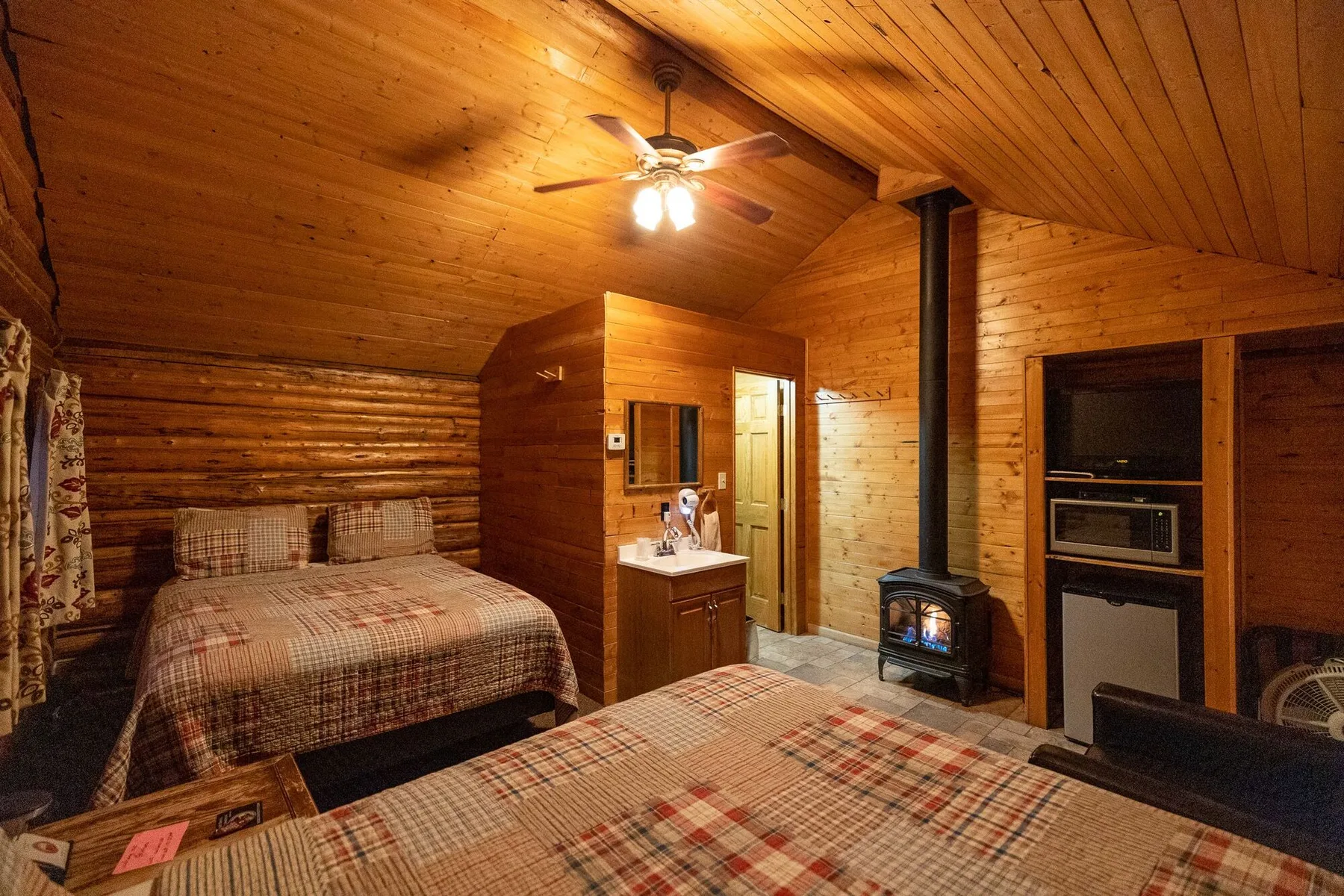Antlers Lodge accommodation photo