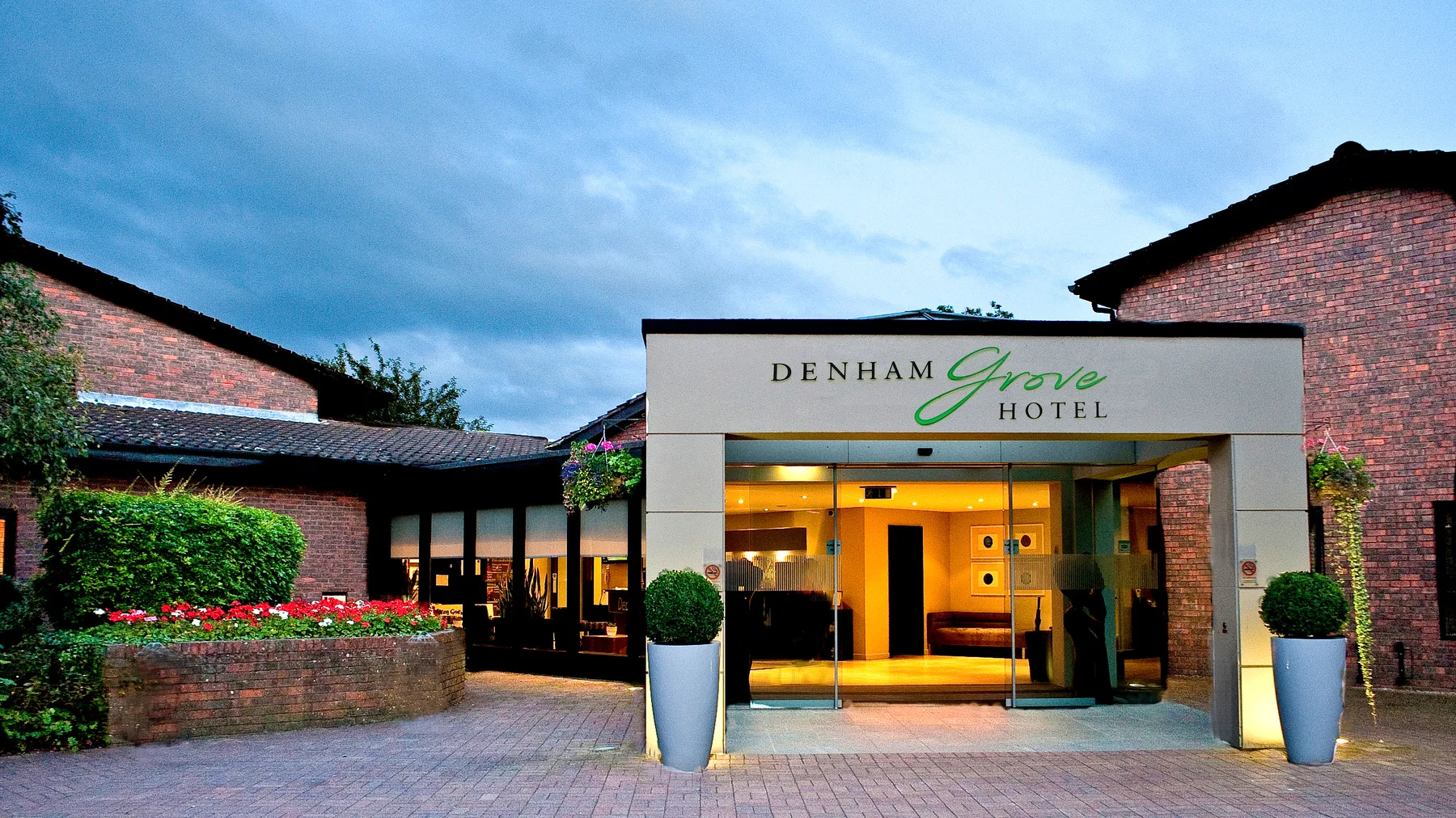 Entrada principal de Denham Grove