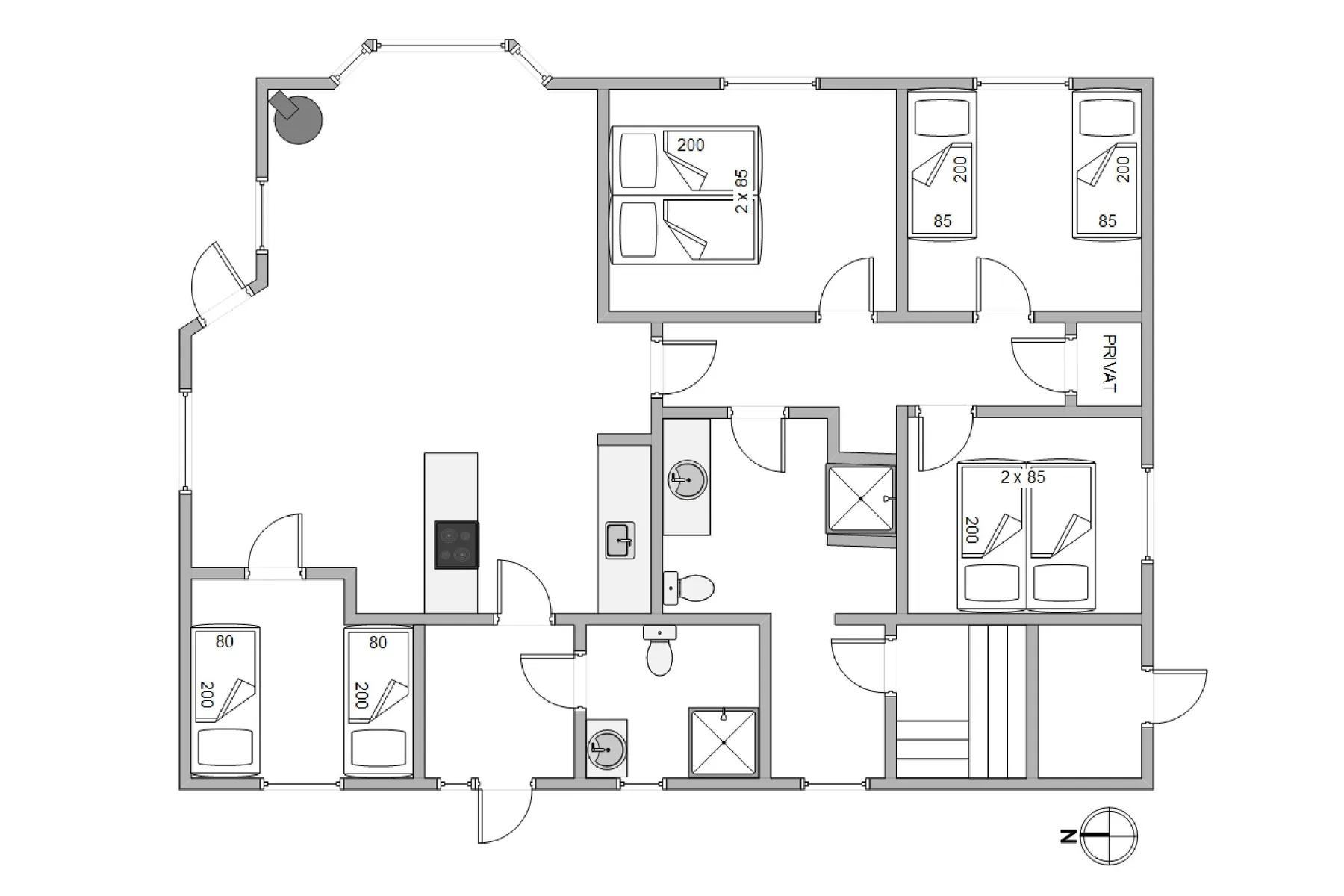 Un plano muestra varias habitaciones, zonas para dormir, baños y un espacio central de estar.