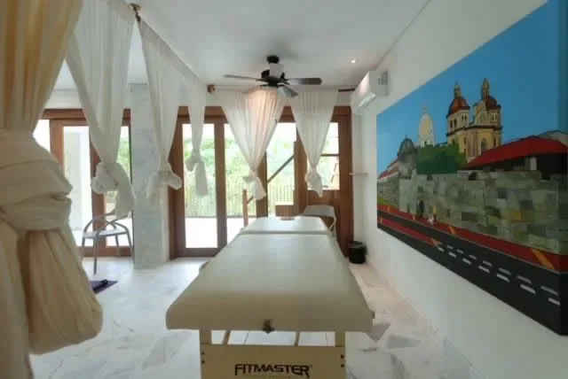 Glowing 7BR Villa with Pool at Mesa de Yeguas