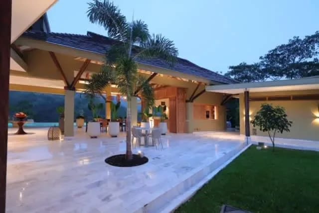 Glowing 7BR Villa with Pool at Mesa de Yeguas
