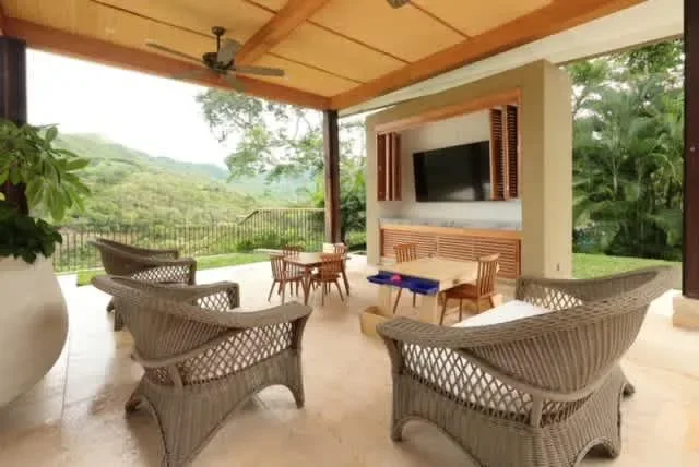 Glowing 7BR Villa with Pool at Mesa de Yeguas