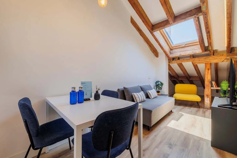 Spectacular 2BR at Palacio Real