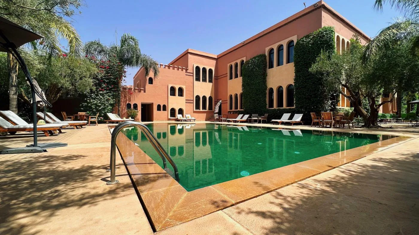 Piscina infinita climatizada