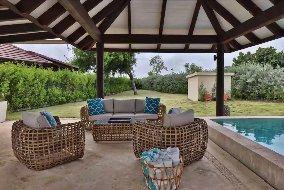 Amazing 3BR House w/ Pool & Garden Views
