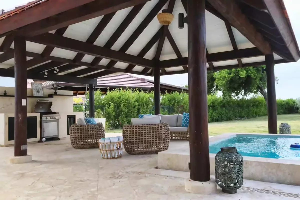 Amazing 3BR House w/ Pool & Garden Views