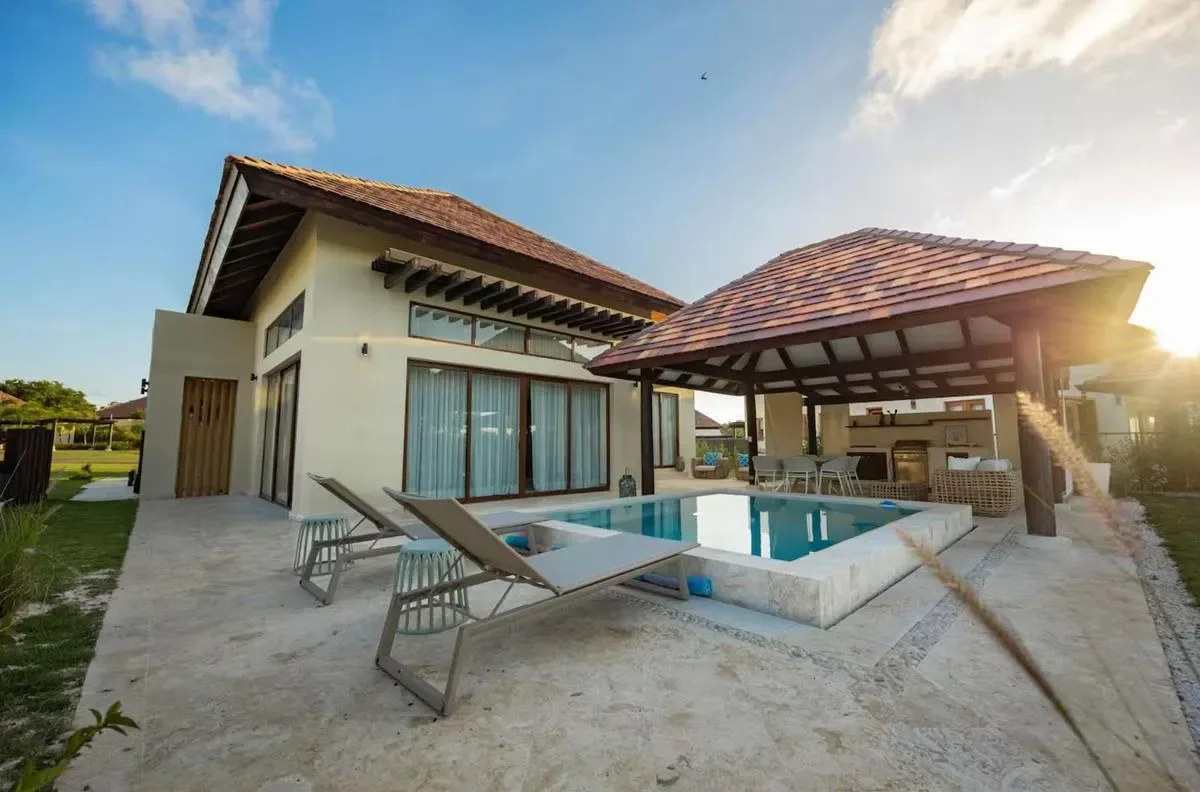 Amazing 3BR House w/ Pool & Garden Views