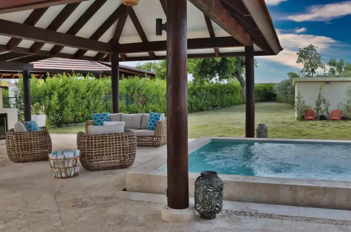 Amazing 3BR House w/ Pool & Garden Views