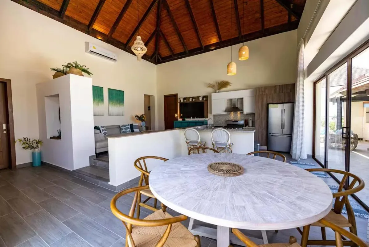 Amazing 3BR House w/ Pool & Garden Views