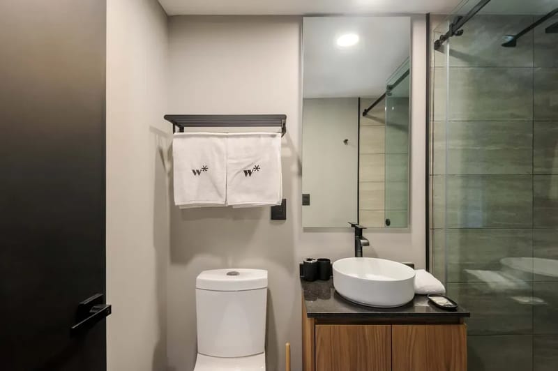 Polished 1BR w/ Balcony in Tabacalera