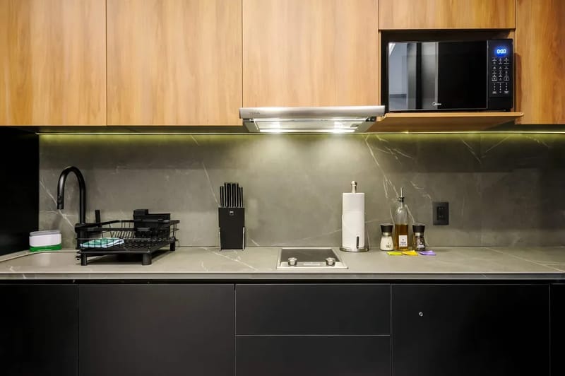 Polished 1BR w/ Balcony in Tabacalera