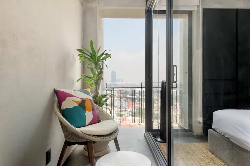 Polished 1BR w/ Balcony in Tabacalera