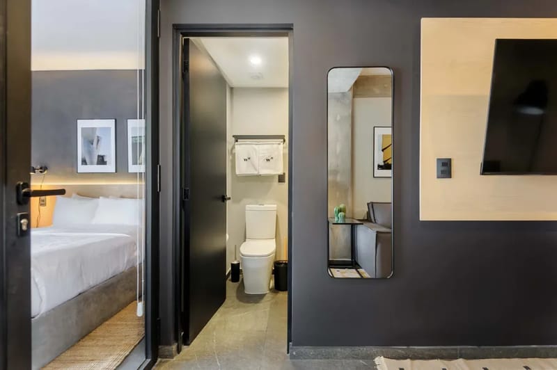 Polished 1BR w/ Balcony in Tabacalera