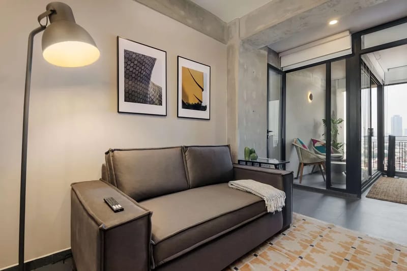 Polished 1BR w/ Balcony in Tabacalera