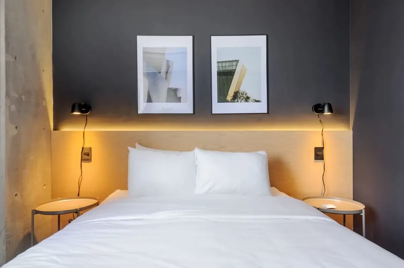 Polished 1BR w/ Balcony in Tabacalera